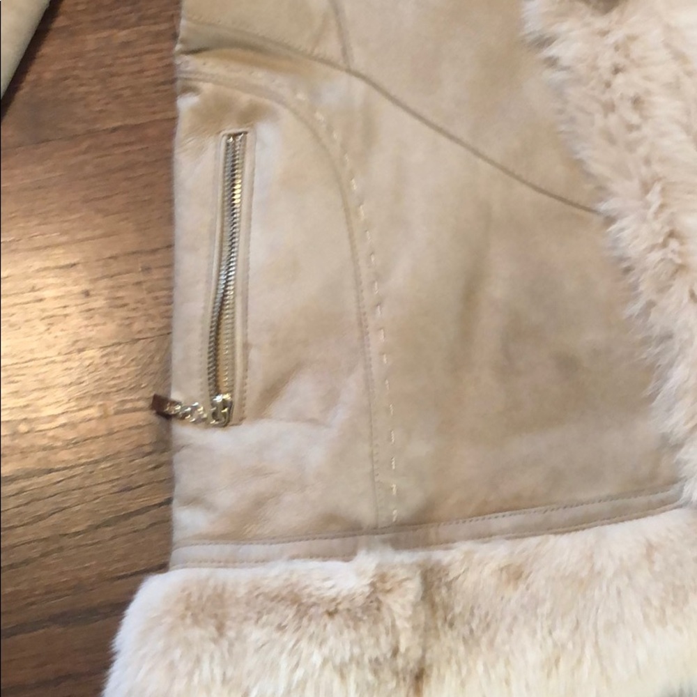 M Real sheepskin coat fits more like S - Picture 3 of 10